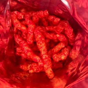 SPICY HOT CHEETOS